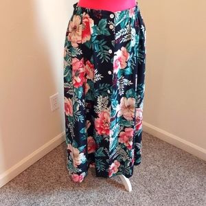 Super Versatile Vintage 100% Silk, Button Down Floral Skirt, Size M
